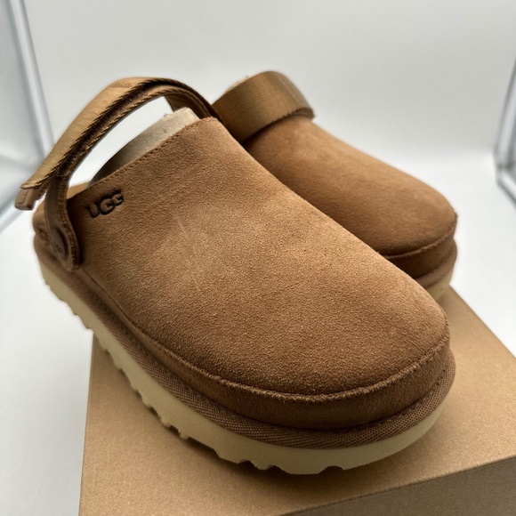 UGG Women's shoes W/1138252 W Goldenstar chestnut Brand New